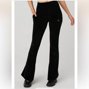 Alo Corduroy Flare Pants 💖